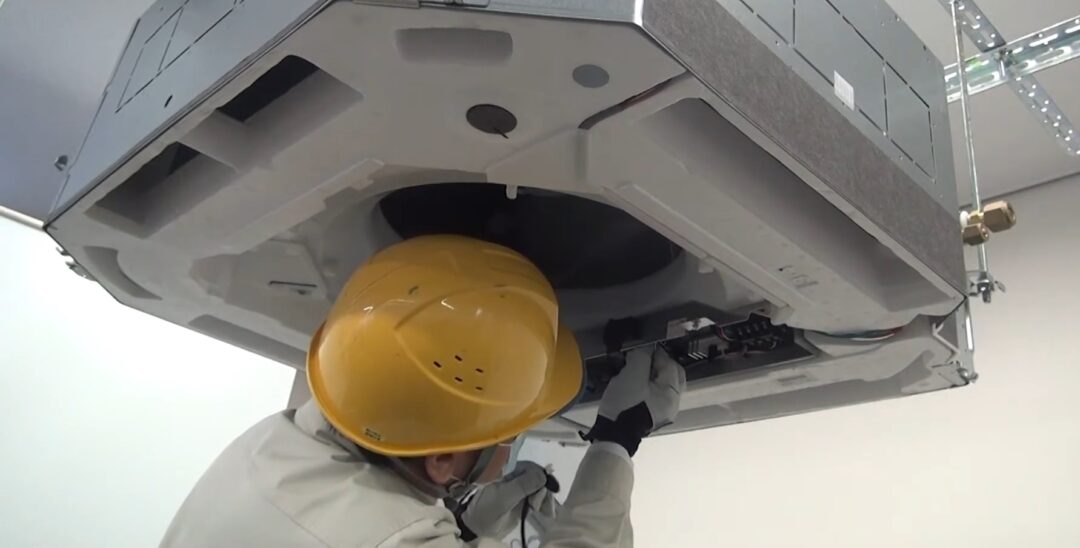 施工不良によるエアコンの水漏れを防ぐには？施工時に、ドレン配管の通水試験を