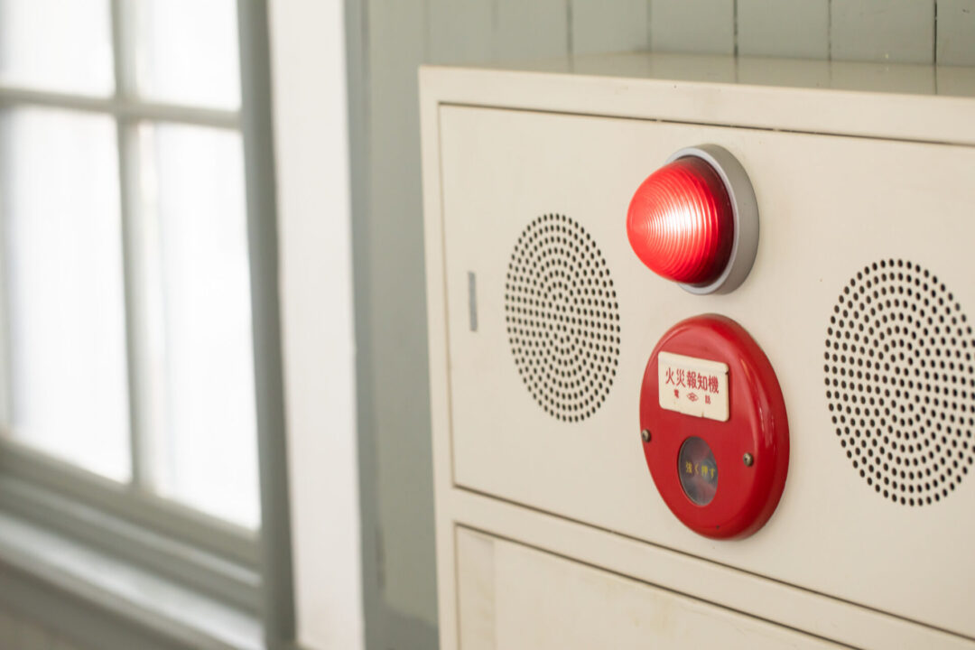 「防火区画」の建築基準を満たすために必要な貫通部材とは？